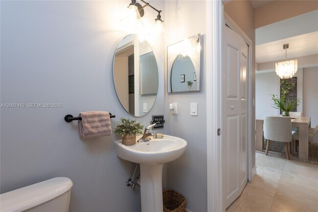 Building Photo - 1650 Galiano St