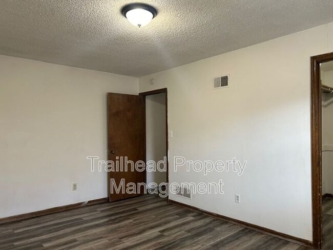 Building Photo - 8307 Woodson Dr