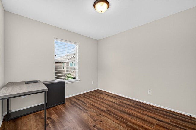 Building Photo - 4007 Delta Rose St