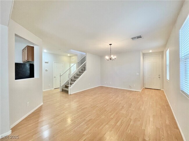 Building Photo - 10073 Pelham Park Ave