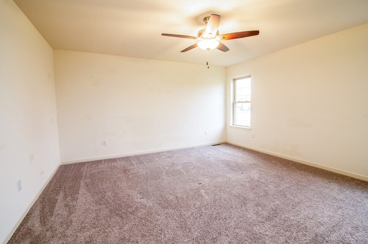 Building Photo - 501 Cobblestone Way