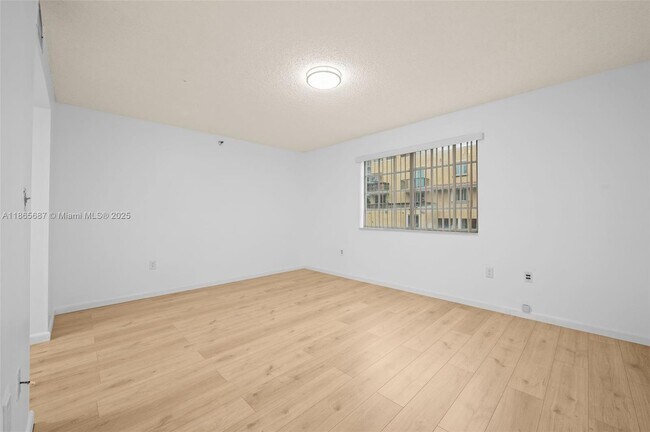 Building Photo - 8900 Collins Ave