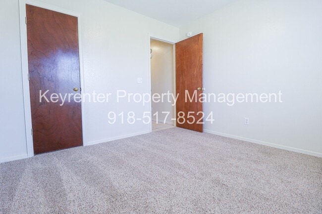 Building Photo - 2 Bed 1 Bath House in Claremore