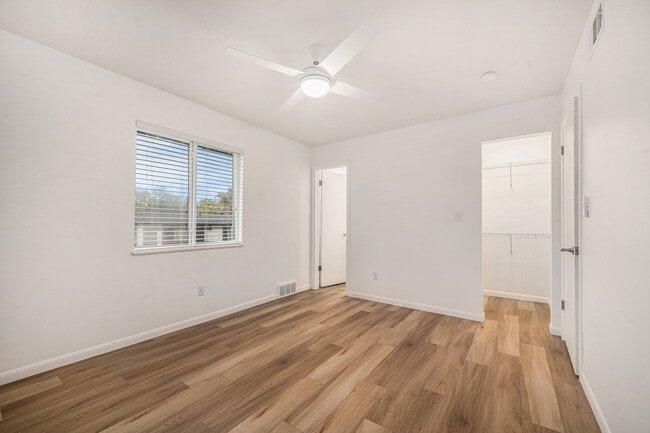 Building Photo - ONE MONTH FREE! 2Bedroom/2 Full Bath Newly...