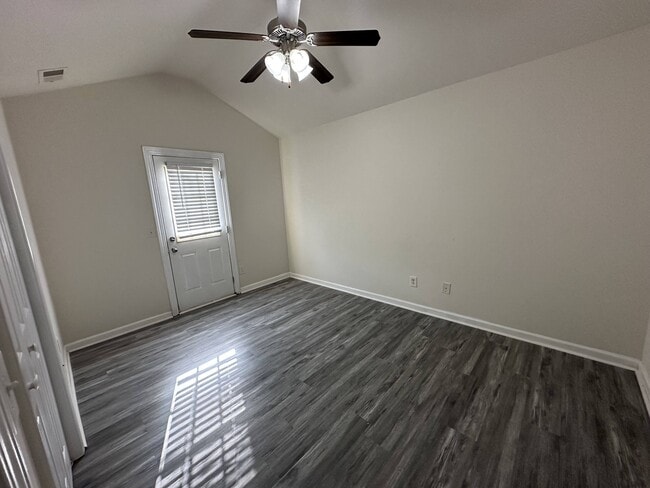 Building Photo - 10 Lila Way