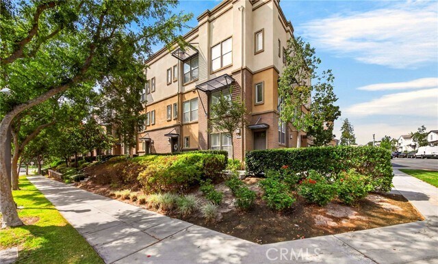 Building Photo - 2256 Clark Dr