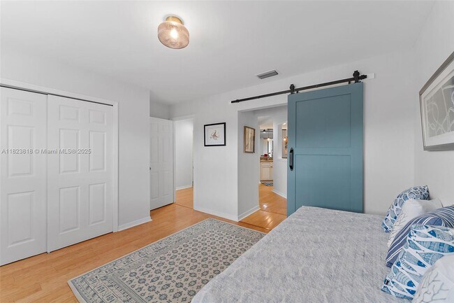 Building Photo - 6101 SE Landing Way