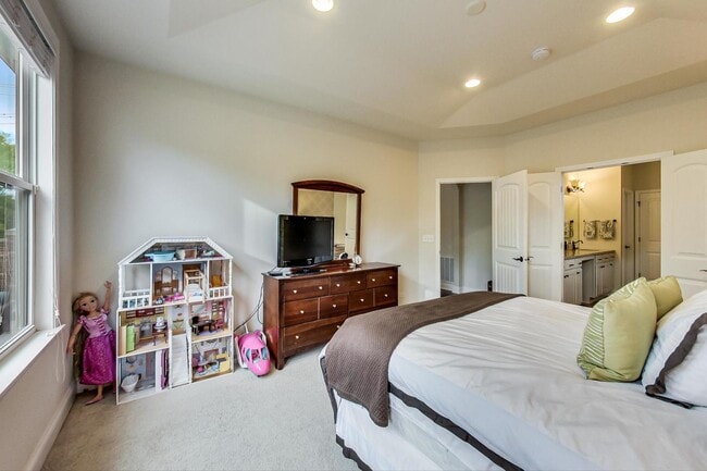 Building Photo - 1382 Kensington Ct