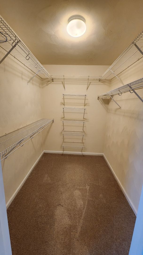 Building Photo - Sawyer Lakes