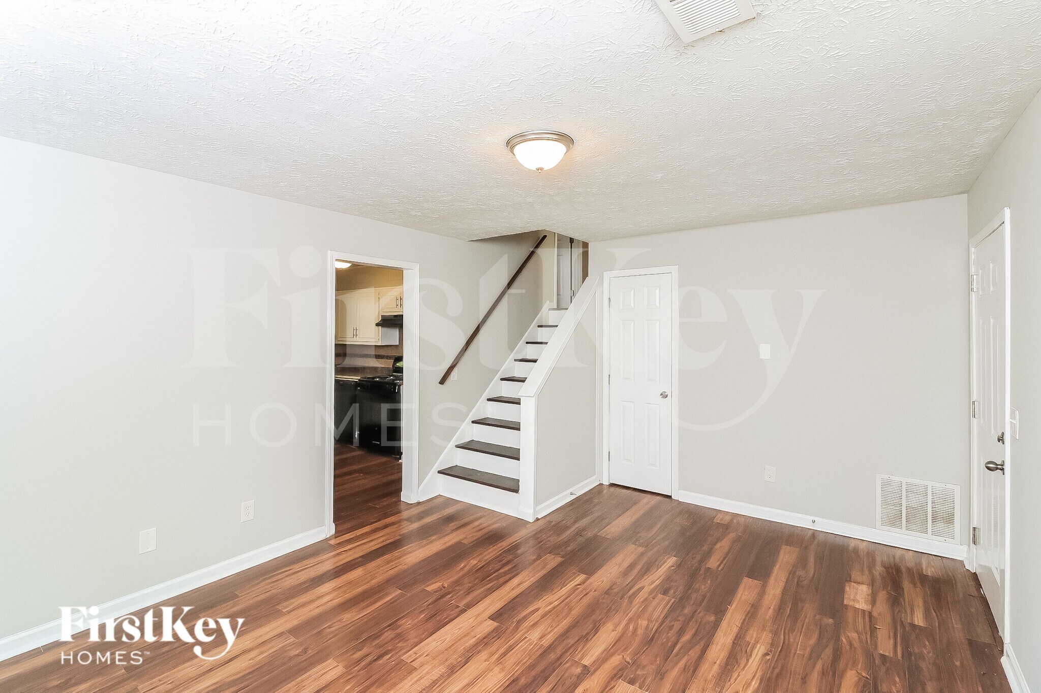 Building Photo - 680 Springhollow Ln SW