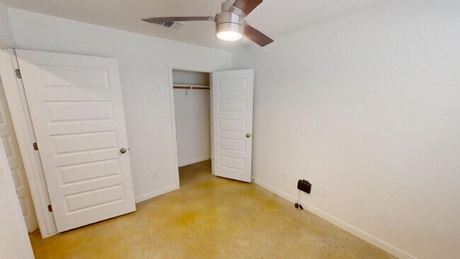 Building Photo - 907 Switchgrass Dr