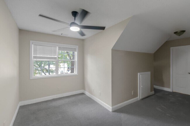 Building Photo - Beautiful 4 Bedrooms + Bonus Room on Nearly 1 Acre in Stockbridge! ?