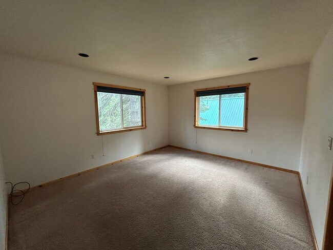 Building Photo - 1513 Crystal Air Dr