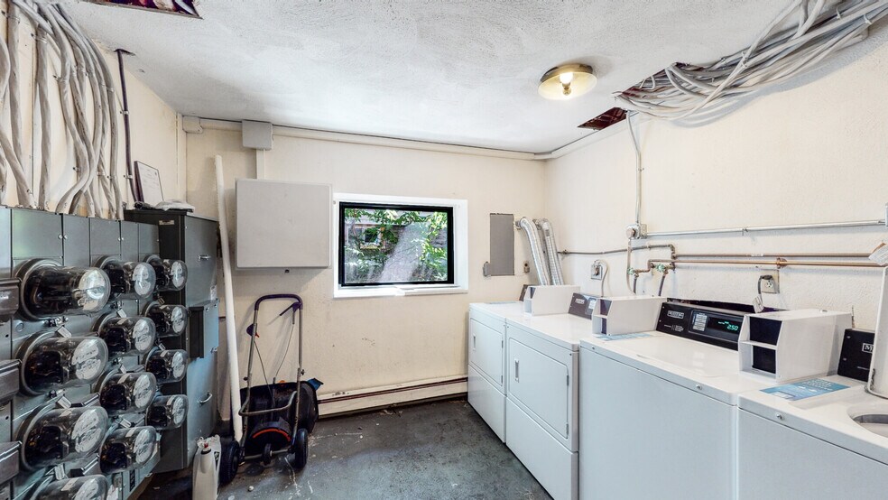 Building Photo - 21 Myrtle St