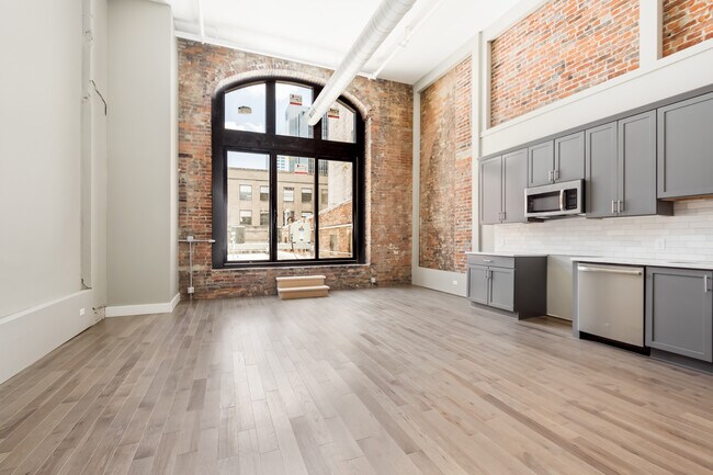 Building Photo - The Lofts at 44