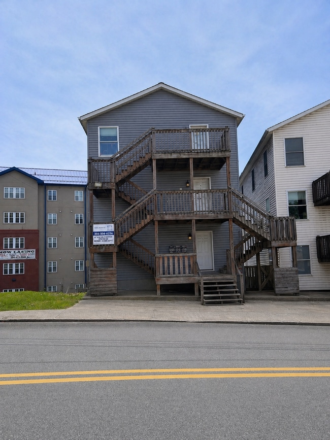Building Photo - 336 Willey St