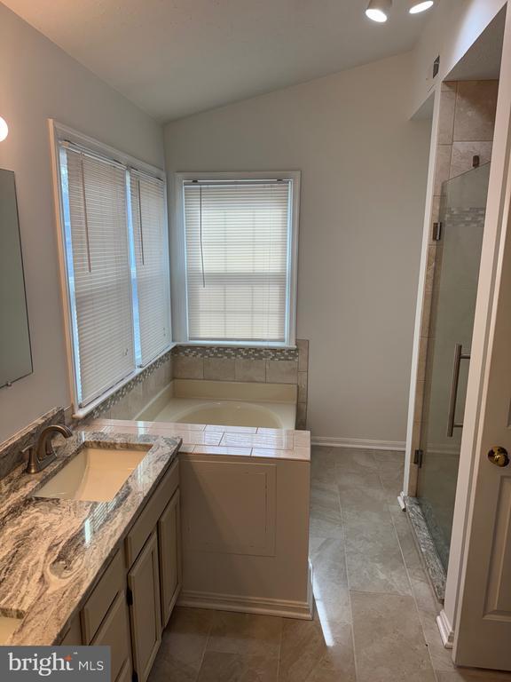 Building Photo - 11629 Enchanted Woods Way