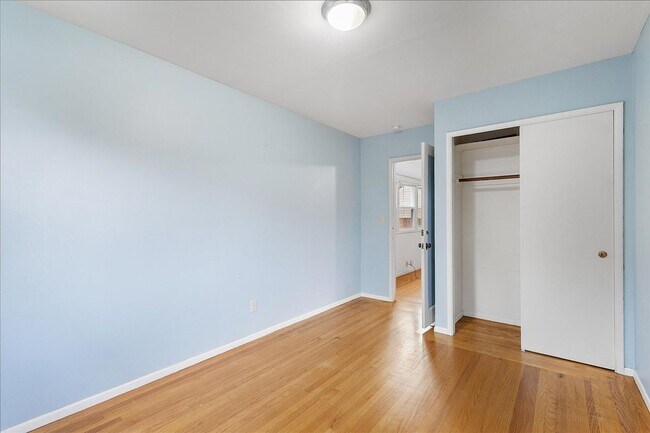 Building Photo - 2148 Santa Clara Ave