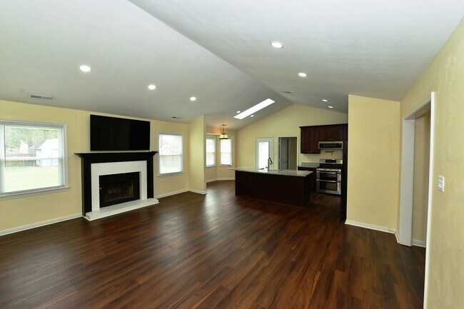 Building Photo - Renovated Ranch in Grassfield High District