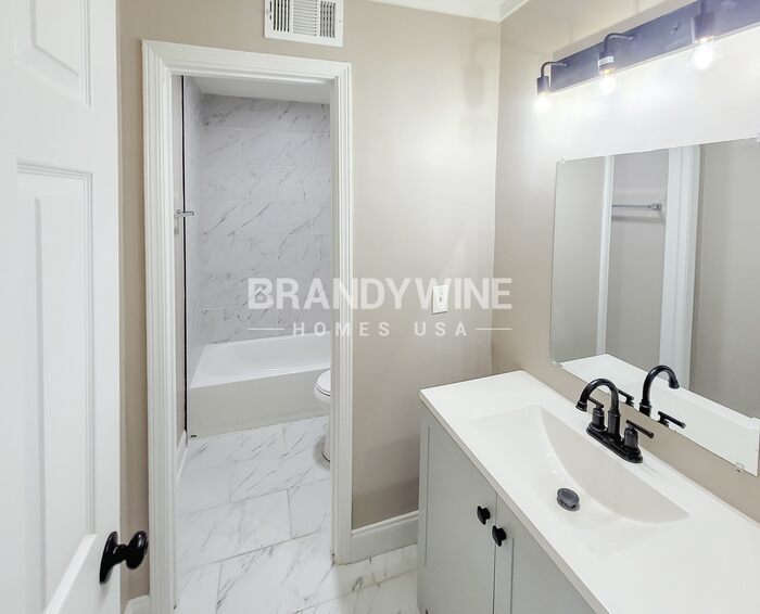 Building Photo - 6752 Seven Valley Dr