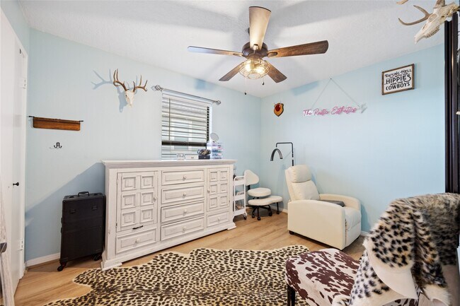 Building Photo - 1114 Tiki Dr