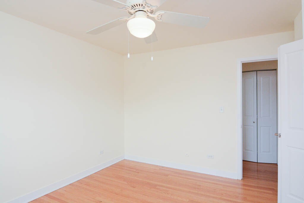 Building Photo - 628 W Wrightwood Ave