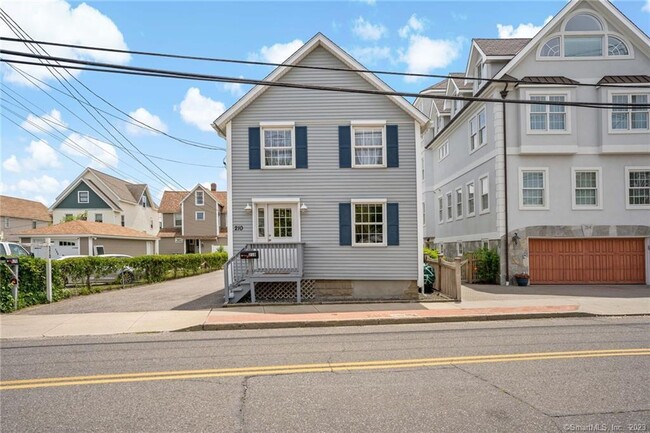 Building Photo - 210 Broadway