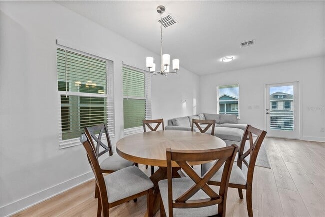 Building Photo - 2311 W Spruce St