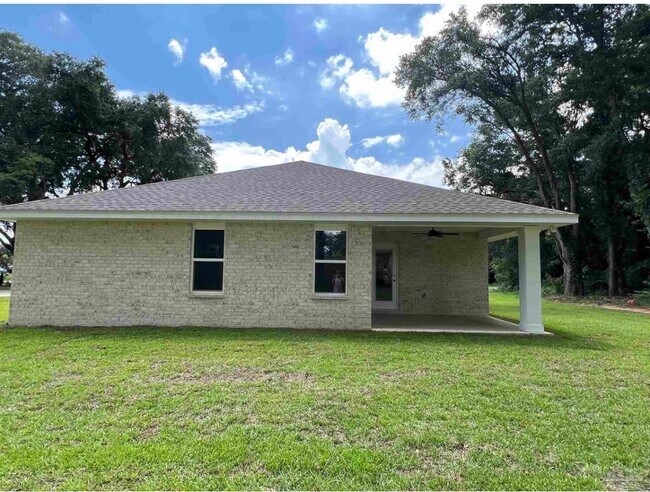 Building Photo - 4630 Santa Rosa Dr