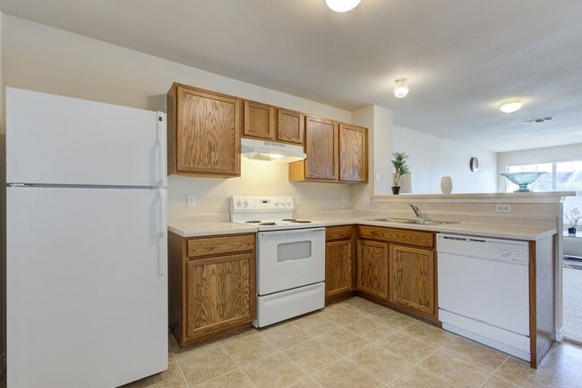 Building Photo - Two Bedroom, Two Bathroom Townhome near La...