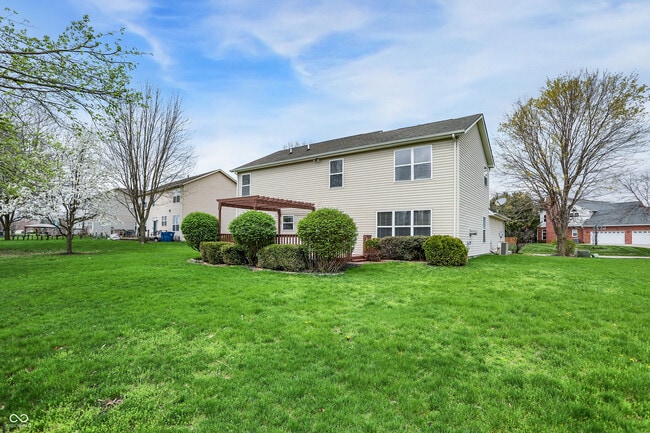 Building Photo - 5761 Cantigny Way S