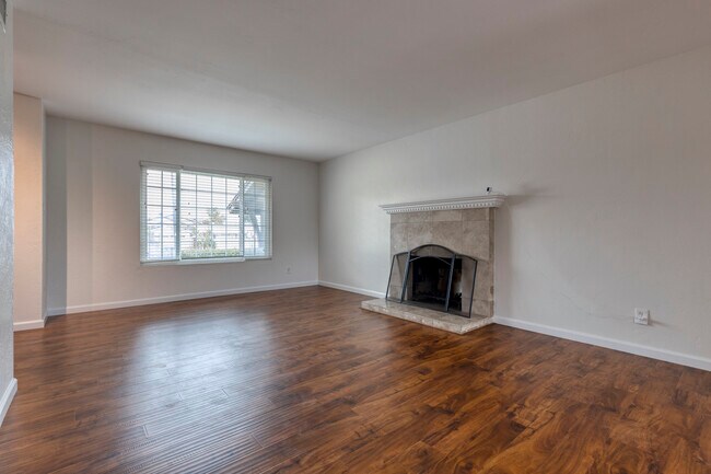 Living Room - 4338 Mount Elbrus Ct