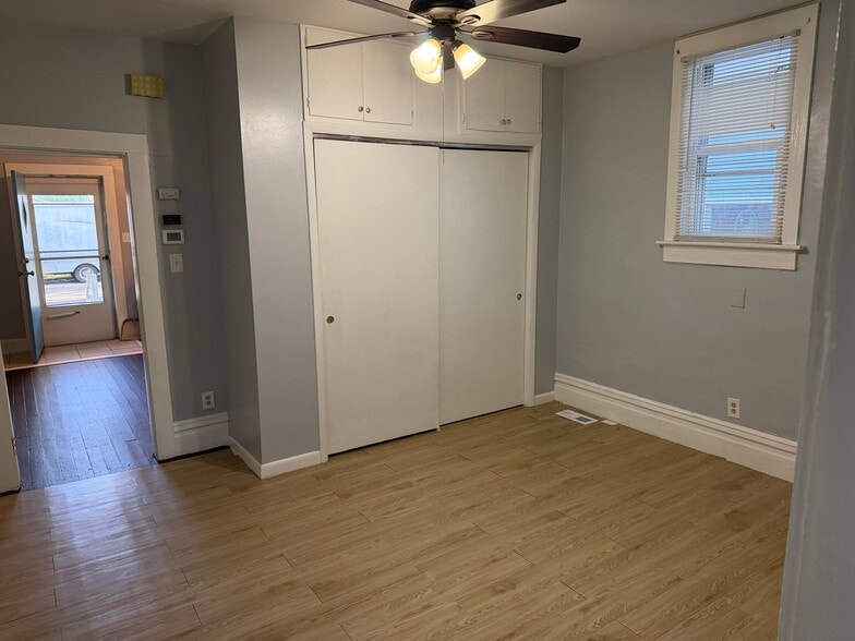 Building Photo - 1509 E Illinois St