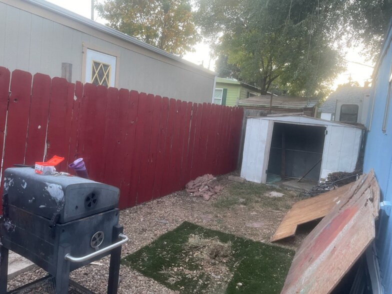 Building Photo - 10 9th Ave