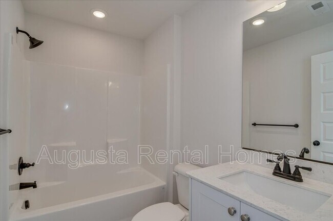 Building Photo - 528 Fermoy Ln