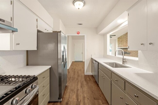 Building Photo - 2507 Biggs Dr