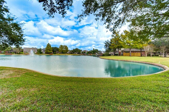 Building Photo - 5802 Horseshoe Falls