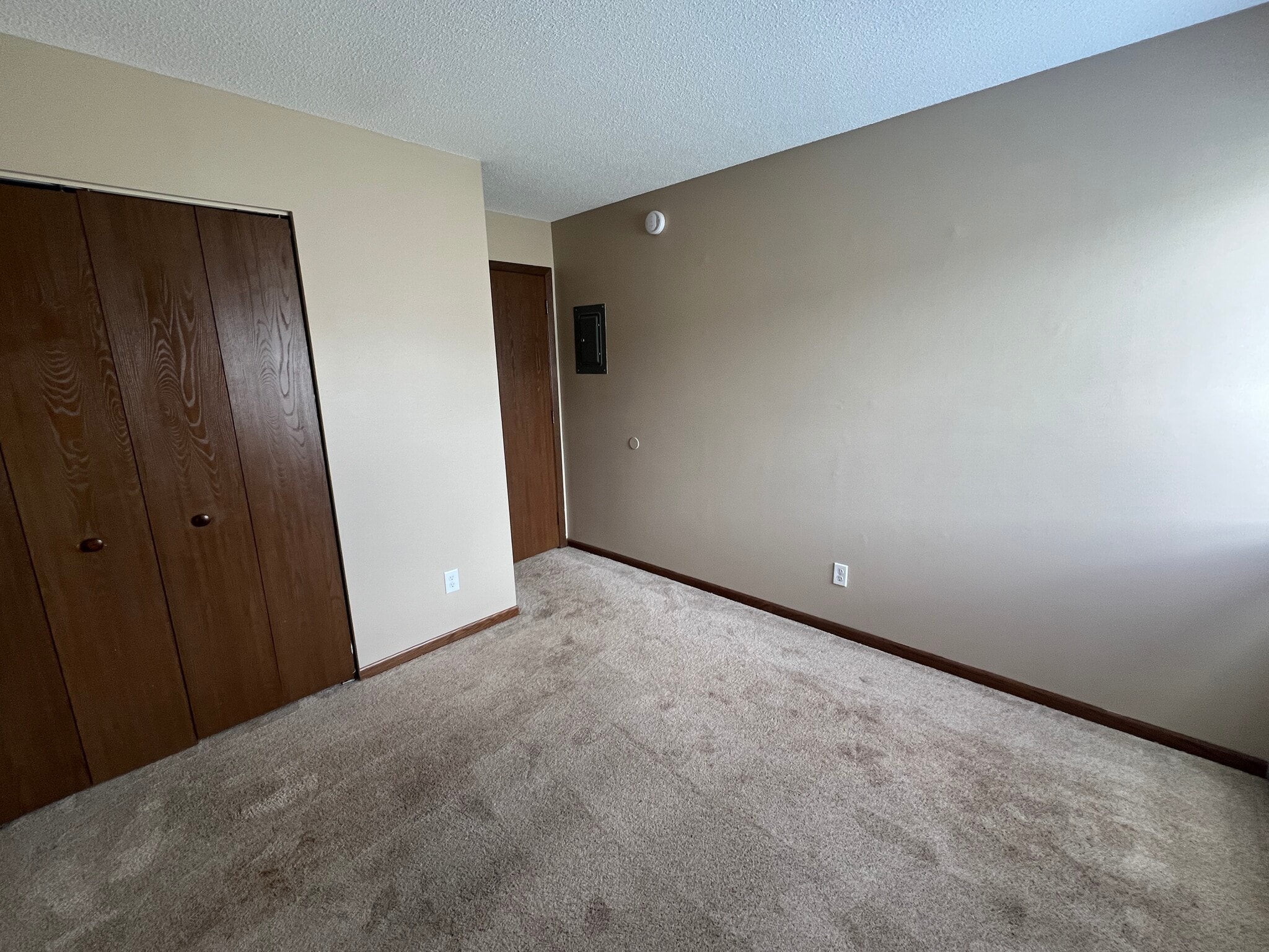 Building Photo - 2120 Valleyhigh Dr NW