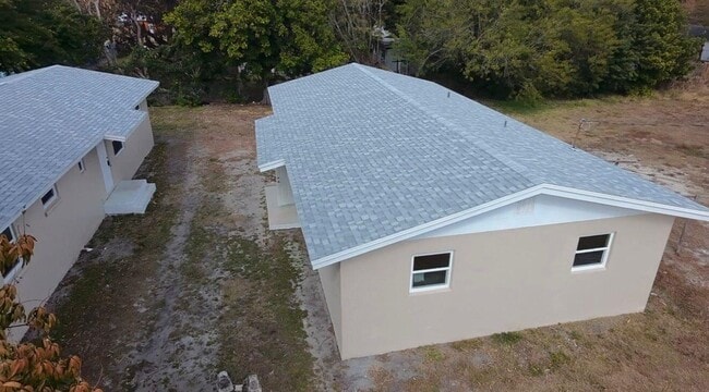 Building Photo - 1414 Ave I