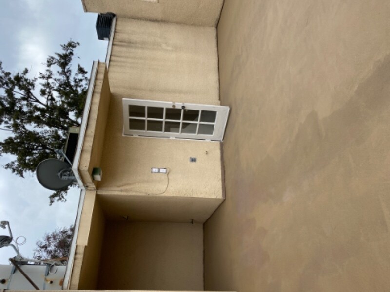 Building Photo - 13002 Riverside Dr