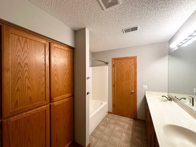 Building Photo - 12630 74th Ave N