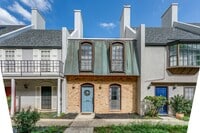 Building Photo - TERRELL HILLS TOWNHOUSE