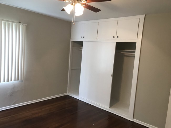 Building Photo - 917 N Hudson Ave