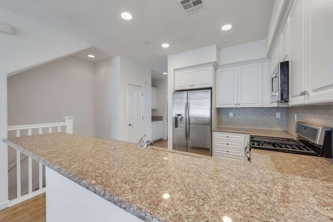Building Photo - 2099 Vincenzo
