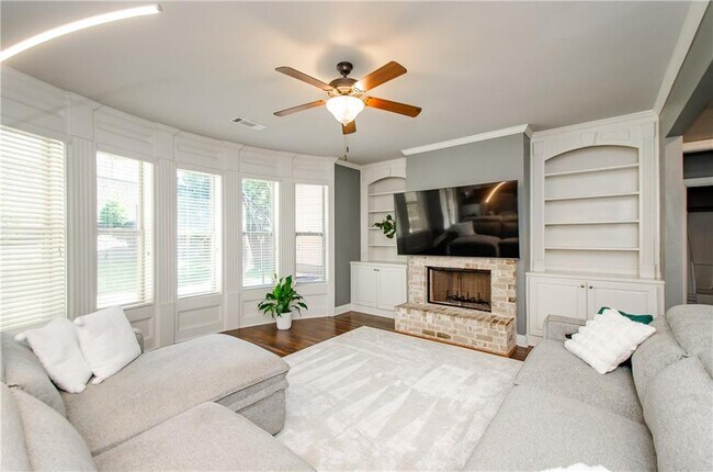 Building Photo - 4669 Sierra Creek Dr NE