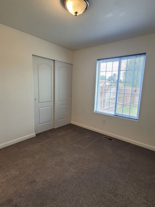 Building Photo - Sandcastle Estates Home - Pet friendly
