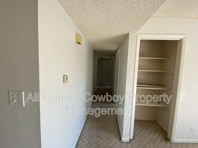 Building Photo - 267 N 8th St