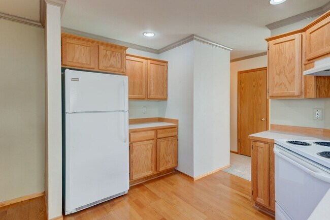 Building Photo - Single Level 3 Bed 2 Bath Home