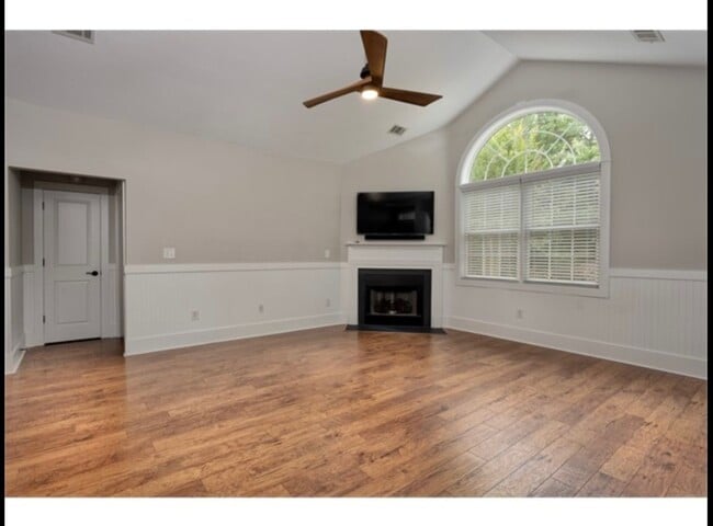 Building Photo - 109 Edgewood Ct