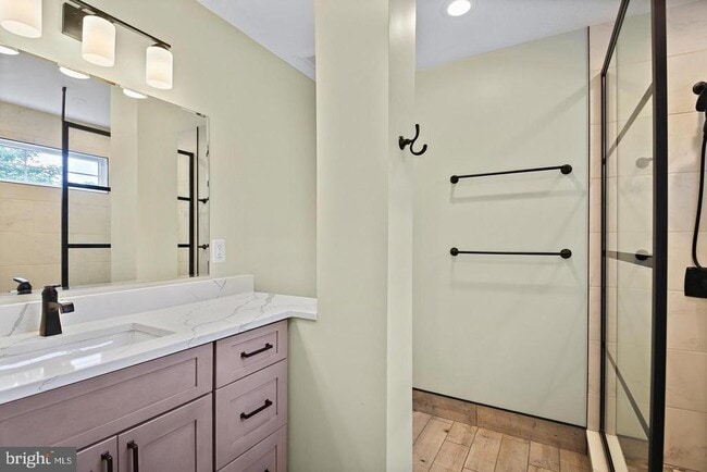 Building Photo - 511 Avondale Dr